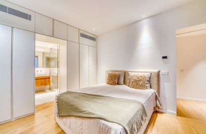 Apartment in Palma - Geräumiges Schlafzimmer mit Einbauschränken