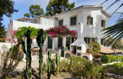 Villa in Santa Ponsa - Mediterraner Garten und BBQ-Bereich
