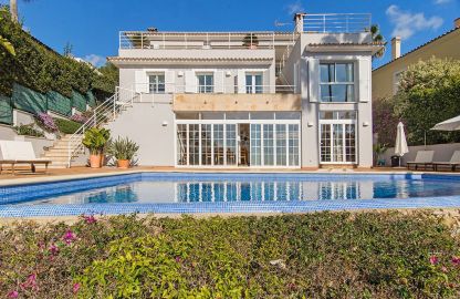 Villa in Bendinat - Mediterrane Villa mit Meerblick