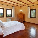 Finca in S´Horta - Großes Schlafzimmer mit Panoramablick