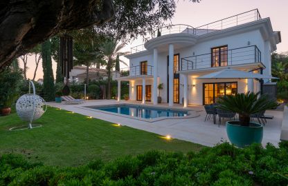 Villa in Santa Ponsa - Imposantes Anwesen stimmungsvoll beleuchtet