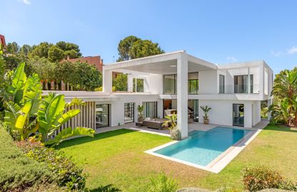 Villa in Santa Ponsa - Modernes Anwesen mit Garten und Pool
