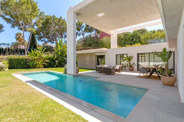 Villa in Santa Ponsa - Weitläufige Terrassen und Pool