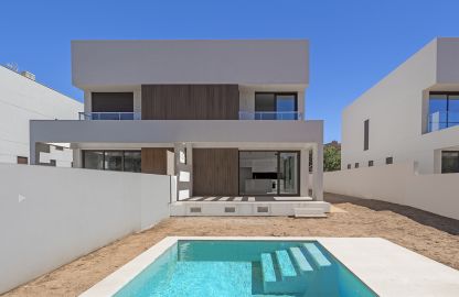 Haus in Puig de Ros - Moderne Doppelhaushälfte mit Pool