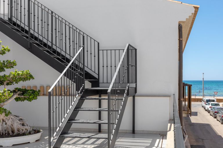 Stadthaus in El Molinar - Meerblick und nur einen Katzensprung entfernt von der Strandpromenade