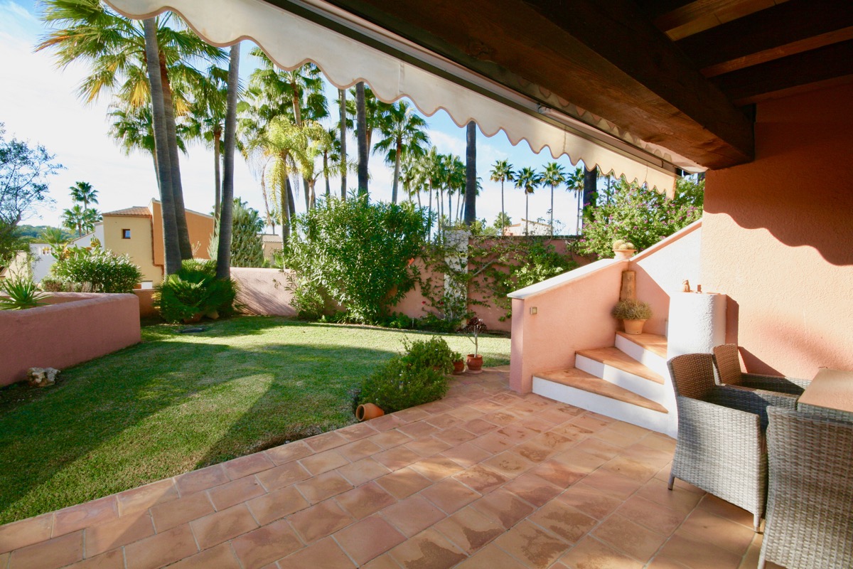 Haus zur Miete in Santa Ponsa - Herrliche Terrasse mit Markise und Gartenblick