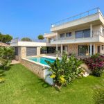 Großzügige Villa mit schönem Ausblick auf das Meer 1