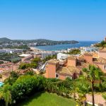 Großzügige Villa mit schönem Ausblick auf das Meer 3