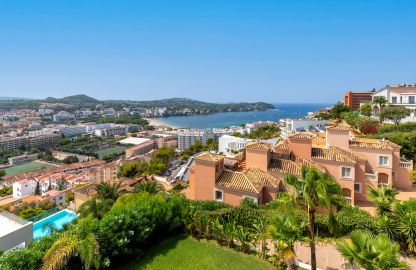 Großzügige Villa mit schönem Ausblick auf das Meer 3