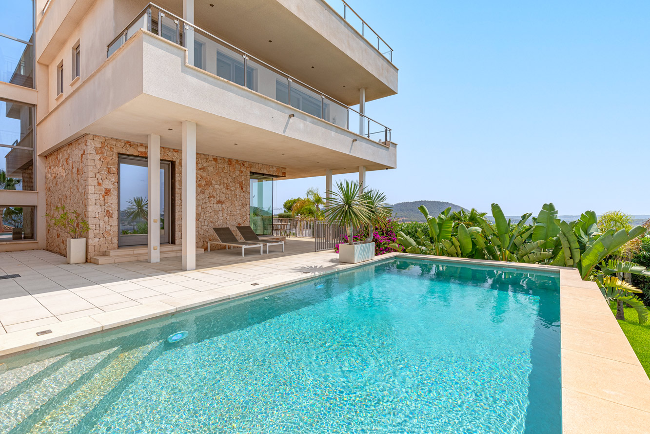 Großzügige Villa mit schönem Ausblick auf das Meer 5