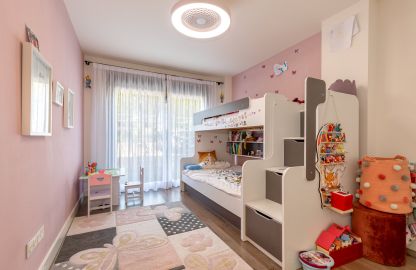 Apartment in Santa Ponsa - Kinderzimmer mit Zugang zum Garten