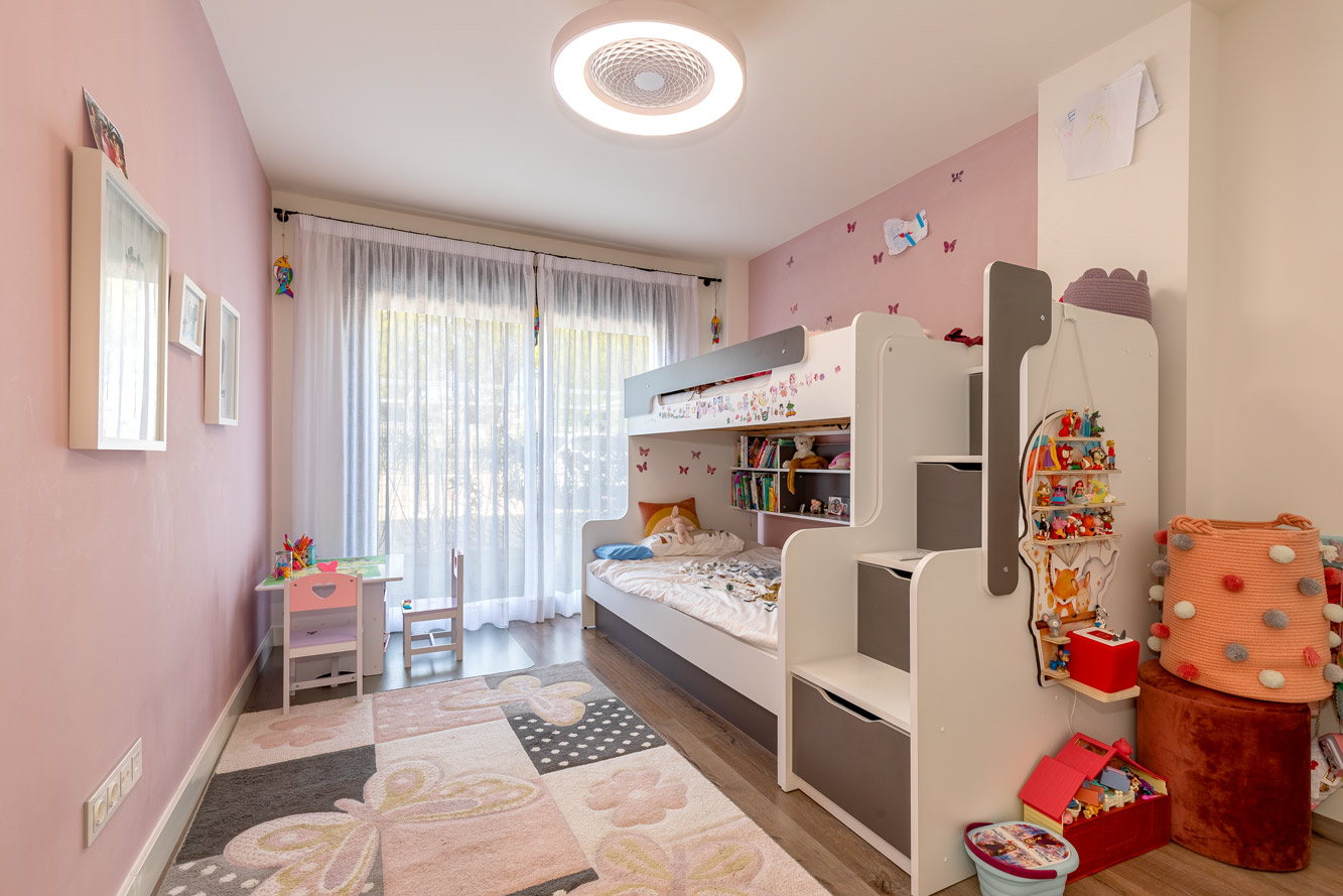 Apartment in Santa Ponsa - Kinderzimmer mit Zugang zum Garten