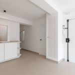 Wohnung in Palma - Wohnungseingang und Blick auf Flur und Küche