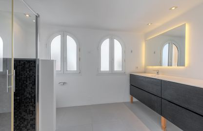 Villa in Port Andratx - Modernes Badezimmer