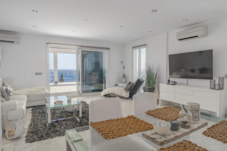 Penthouse in Cala Pi - Wohnraum mit Essbereich