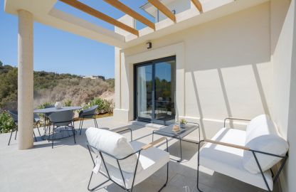 Doppelhaushälfte in Cala Romantica - Private Terrasse mit Pergola